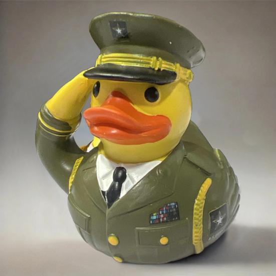 Смола ветеран дань утка статуэтка салют солдатская форма утка статуя животное скульптура домашний офис книжная полка настольное украшение орнамент