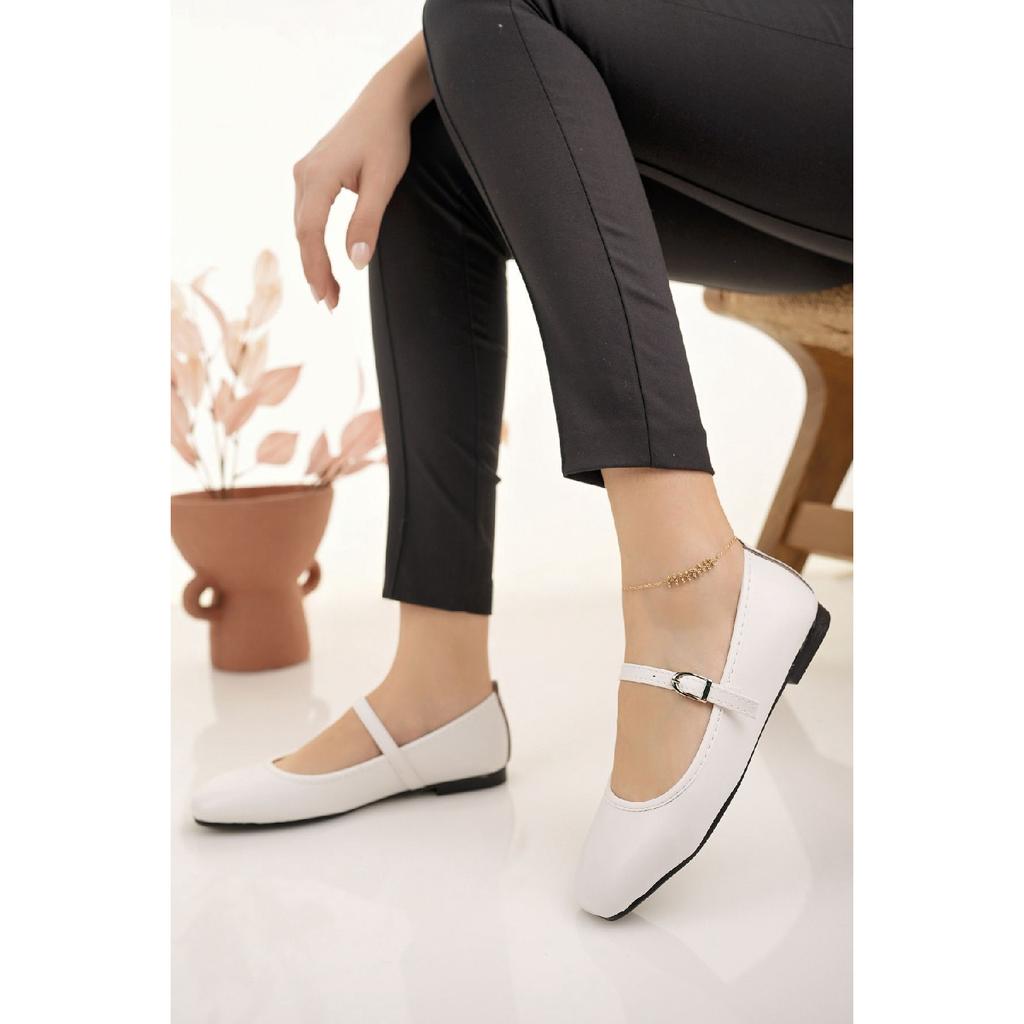 Женские легкие удобные стильные деловые офисные повседневные туфли на плоской подошве с черным поясом и поясом