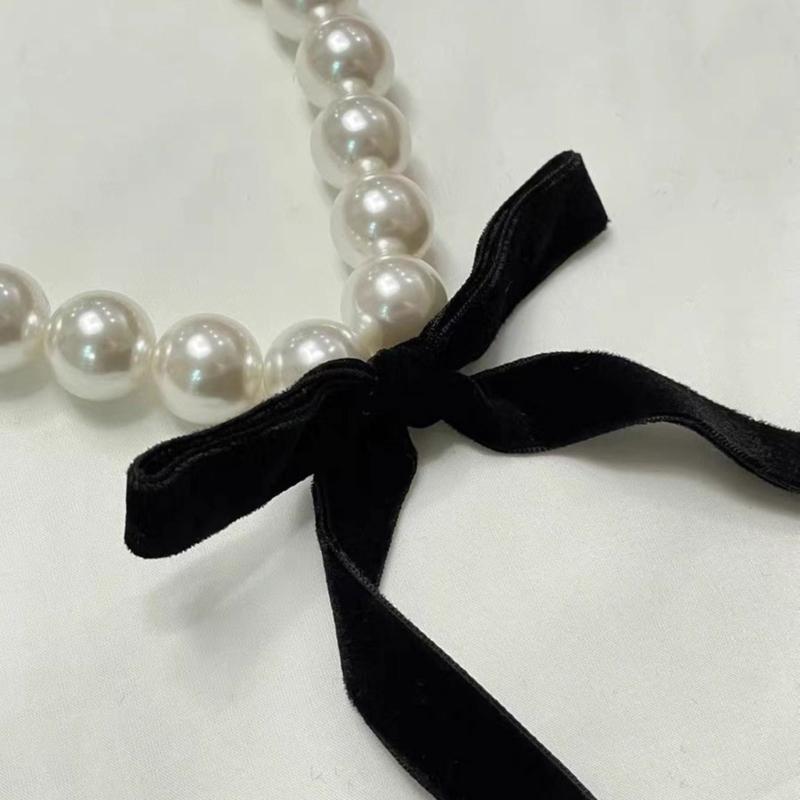 Elegant Bowknot Necklace Pearls Beads Heart Pendant Clavicle Chain French Style Collarbone Chains for Women Girls