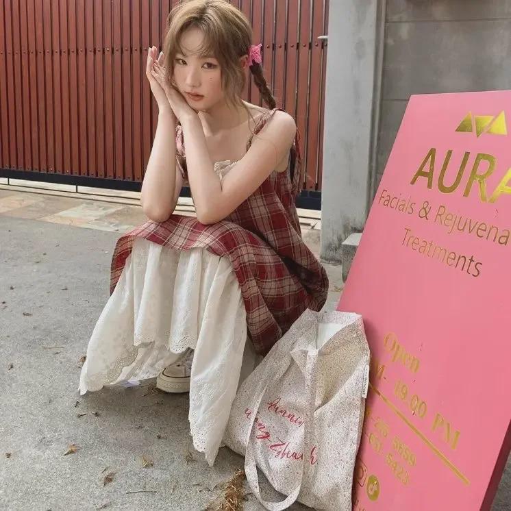 Платье-подтяжка в клетку с кружевной отделкой: Летний женский комплект из двух частей 2024 года