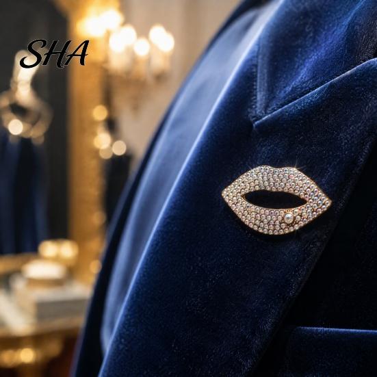 Decorative Jewelry Sexy Rhinestone Lip Brooch for Women, Red Shape Lapel Women Pins Pin, Clothing Accessory Suits Coats Scarves Shawls Bags
