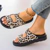 Модные женские сандалии Высокое качество Леопардовый дизайн с металлической пряжкой Шлепанцы Сексуальный комфорт Нескользящие шлепанцы Летние сандалии на платформе
