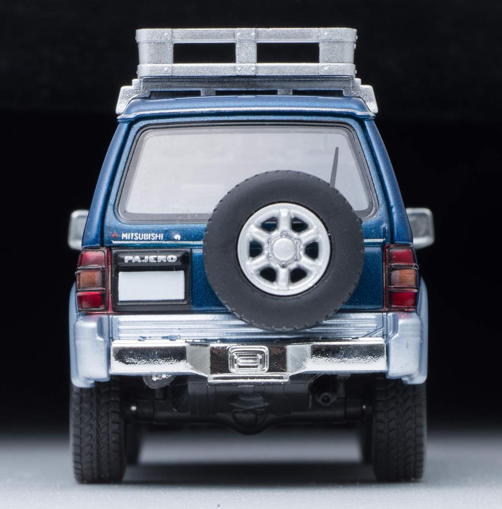 Tomica Limited Vintage Neo 1/64 Scale LV-N206a Mitsubishi Pajero Mid-Roof Wide VR with Optional Parts, 1994 Model, Blue/Silver, Finished