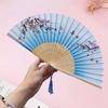 Складной вентилятор Элегантный ручной вентилятор с цветочным узором и подвеской с кисточкой Легкий портативный вентилятор для производительности