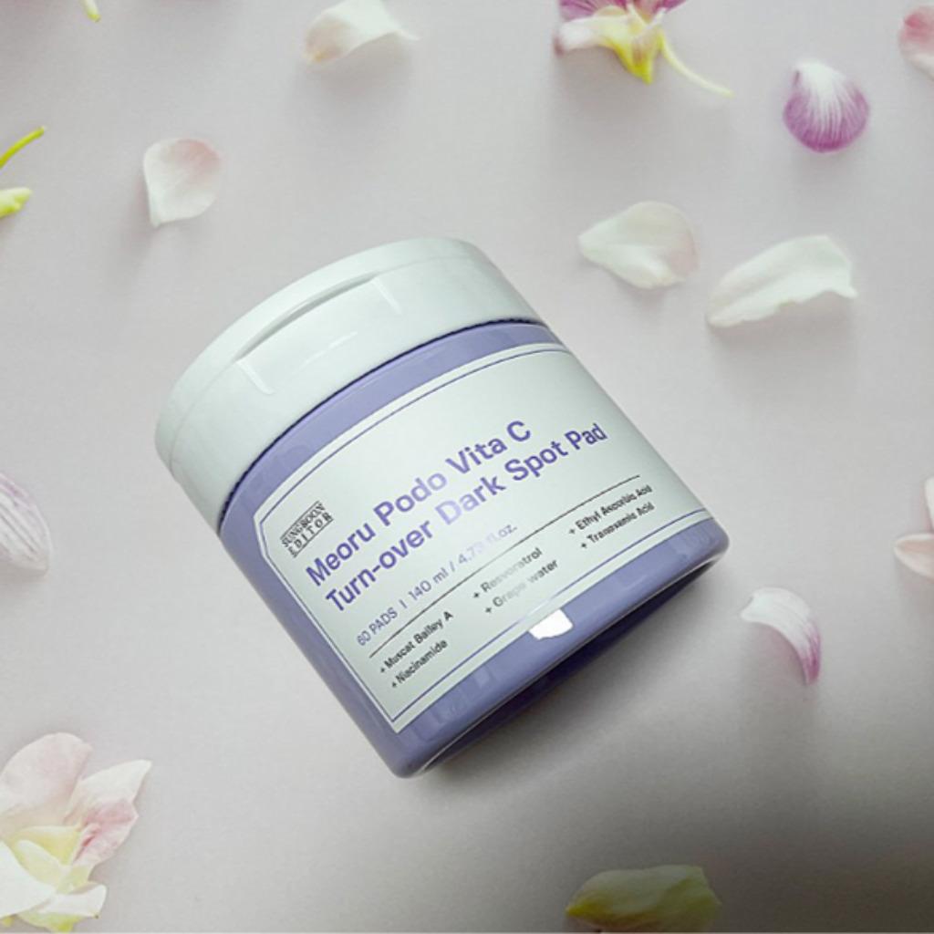 SUNGBOON EDITOR MEORU PODO VITA C TURN-OVER DARK SPO PAD 140 мл, 60 подушечек