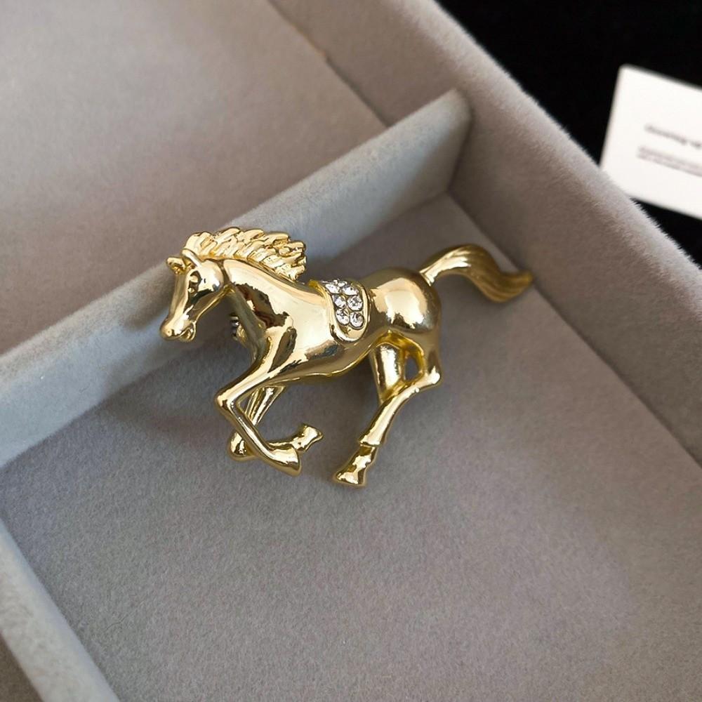 Zinc Zinc Alloy Rhinestone Metal Horse Brooch Jewelry Accessories Animal Lapel Pins  New Year Gifts