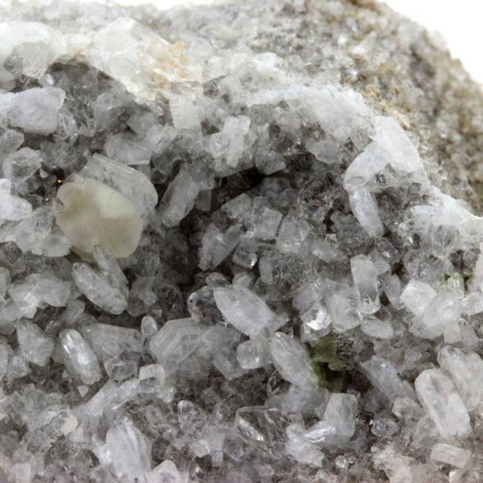 Brookite, Quartz, Albite, Calcite 399.8 carats