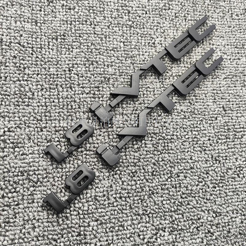 Эмблема '1.8 i-VTEC' на боковое крыло Civic 8-го/9-го поколения, матово-черная