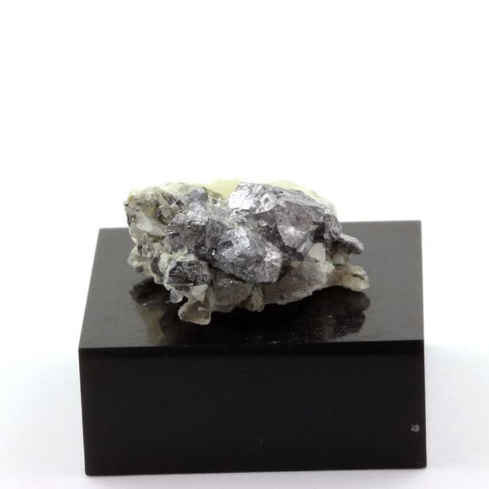 Pierres et Minéraux. Galène + Calcite. 184.10 ct. Tabataud quarry, Nontron, Dordogne, France.