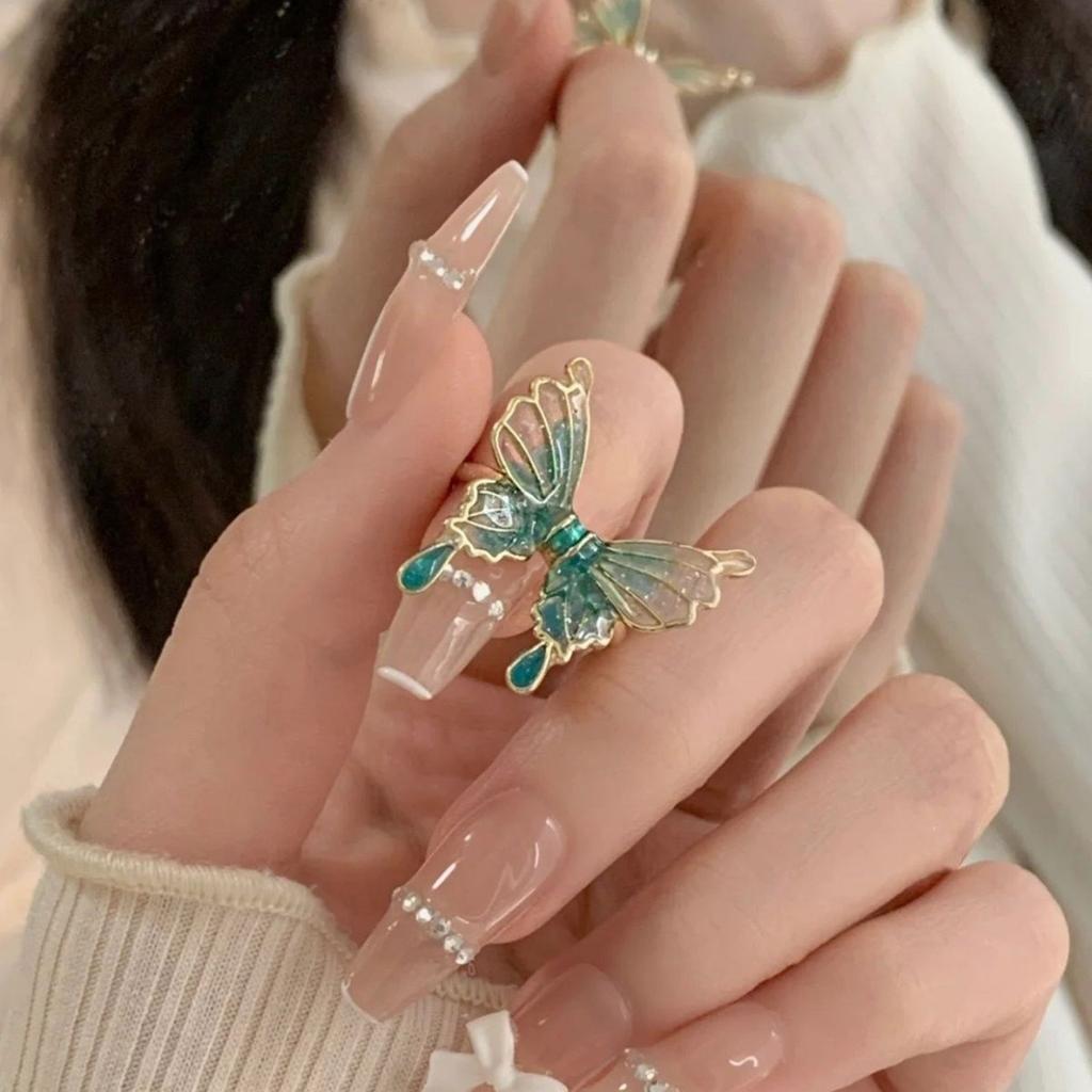 Fashionable Butterfly Open Cuff Bracelet and Rings Elegant Jewelry Accessory for Trendy Women Ladies Casual Wear