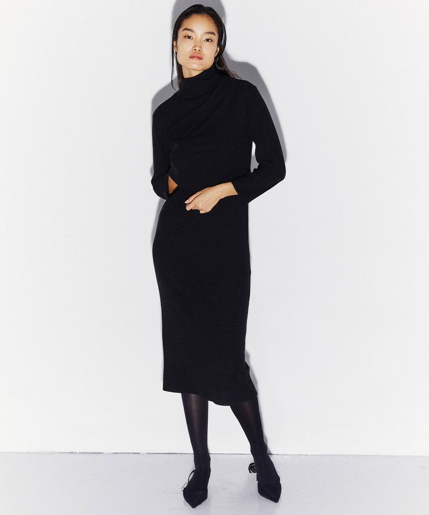 Kimdo Crop Turtleneck Sweater V-Neck Dress Set Black