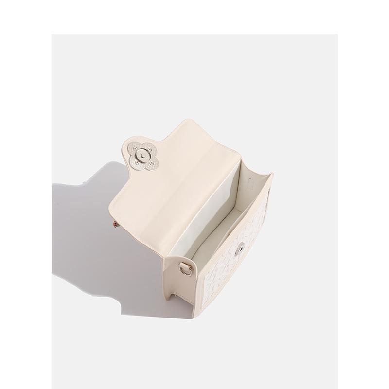 Сумка Маленькая квадратная сумка Соответствующая текстура Нишевая дизайнерская сумка Одно плечо Сумка через плечо Модная женская сумка