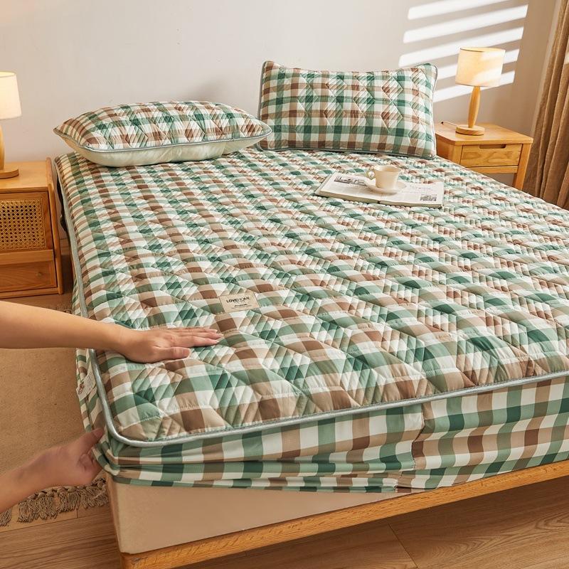 Thicken Quilted Mattress Cover Non-slip Three-layer Structure Brushed Cotton Bedspread On The Bed Queen King Size Sheet