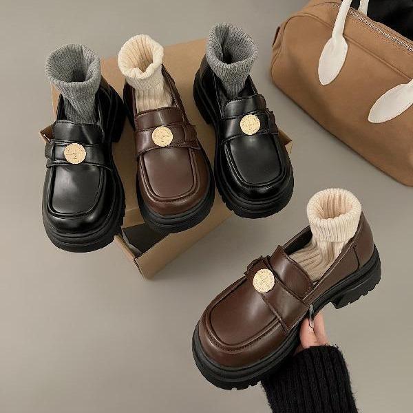 Женские лоферы на толстой подошве с одним ремешком, новинка осени и зимы 2025, ретро, маленькие кожаные туфли, британский стиль, толстый каблук, одинарные туфли, стиль «маленькая фея»