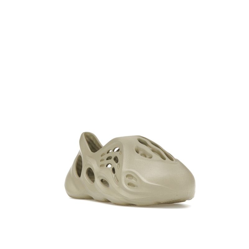 adidas Детские кроссовки Yeezy Foam Runner Kids Stone Salt коричневые HP5341