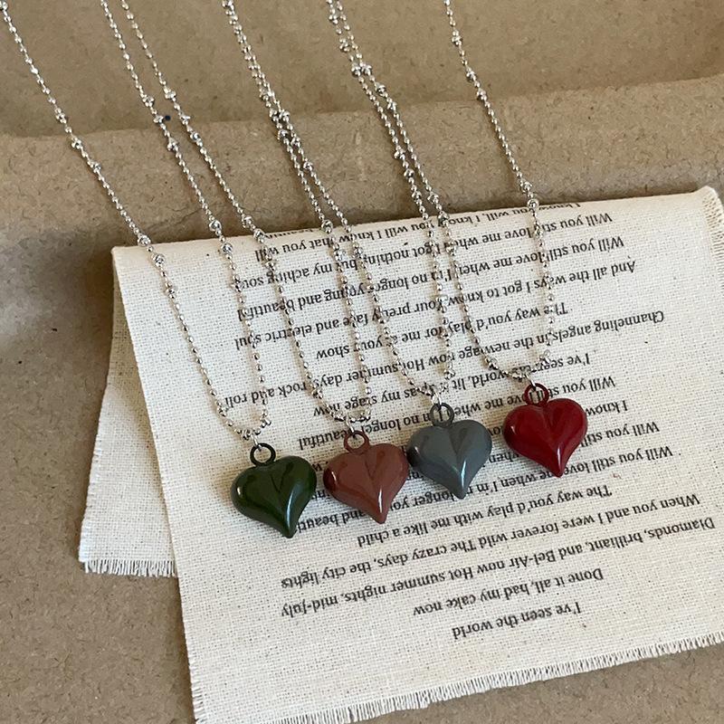 Small Drop Oil Love Peach Heart Pendant Necklace Women'S Simple High-End Sense Fashion Trend Versatile Neck Chain Sweater Chain