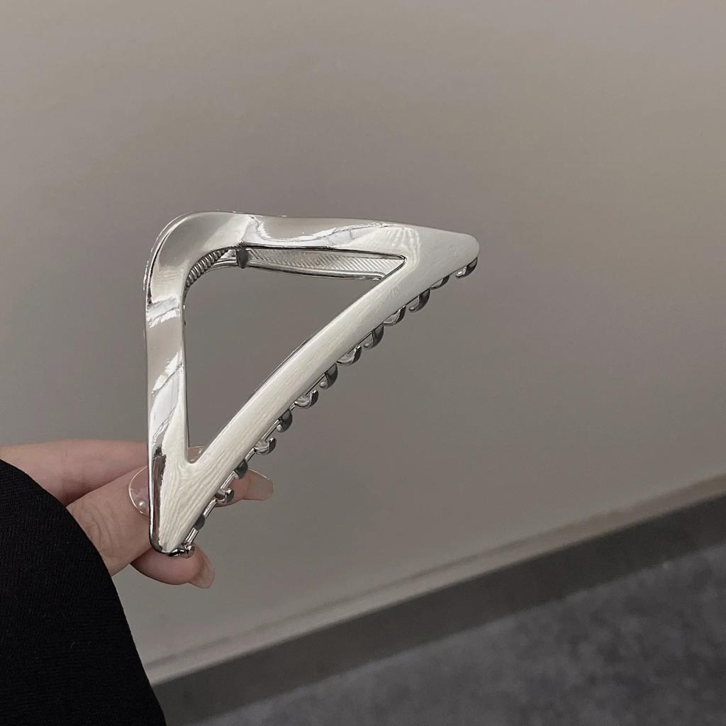 Beautiful Silver Color Hair Claw Clips Diverse Curve Shape Metal Hair Clips Versatile Headwear Woman Hair Accessories