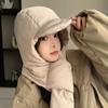 Женская корейская зимняя шапка Lei Feng: Новый стиль, ветрозащитный, с наушниками и шарфом для катания на лыжах и езды на велосипеде на открытом воздухе.