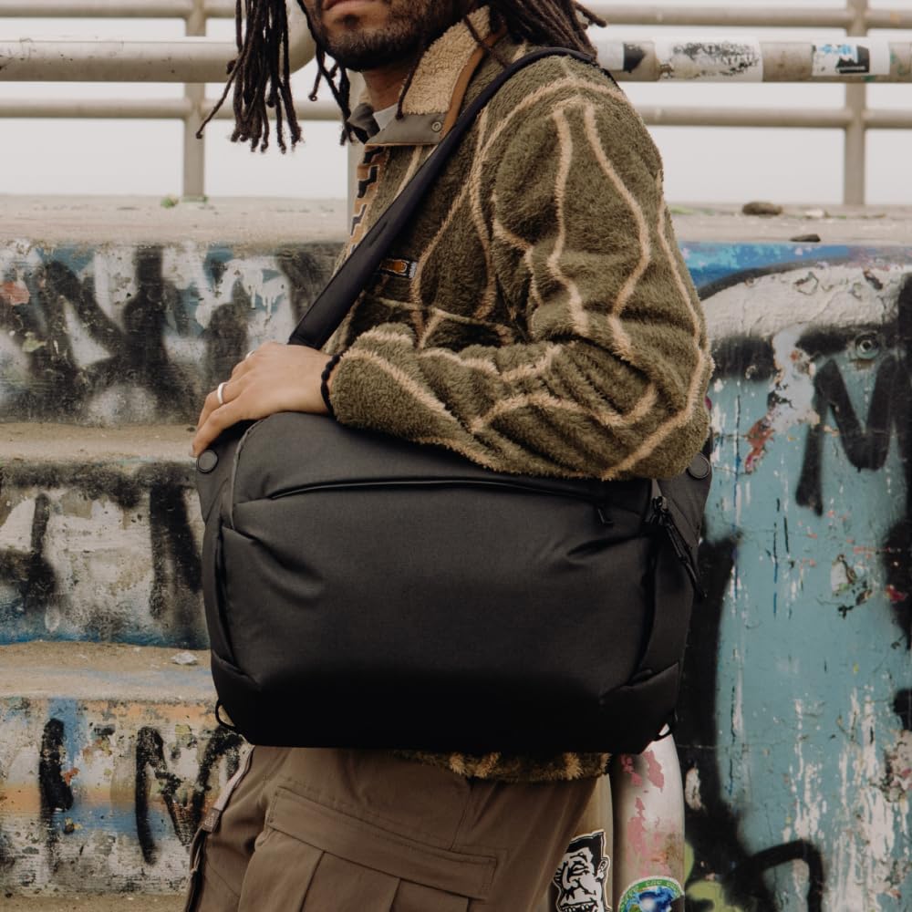 Design Everyday Sling 10L Black PFAS Free []Peak BEDS-10-BK-3