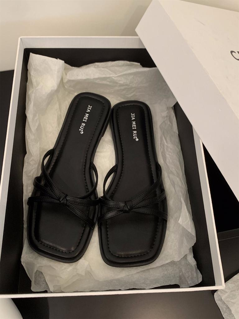 Flat-bottomed Silver Sandals French Small Cool Slippers Fairy Shoes 2025 New Summer Fashion Wear Beach Sandals