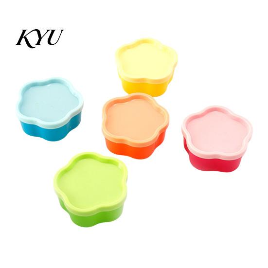 Dustproof Snack Containers 5Pcs Mini Storage Box with Lids, Stackable Plastic Containers, Reusable Minimalist Solutions Heart/Square/Flower Shape Food