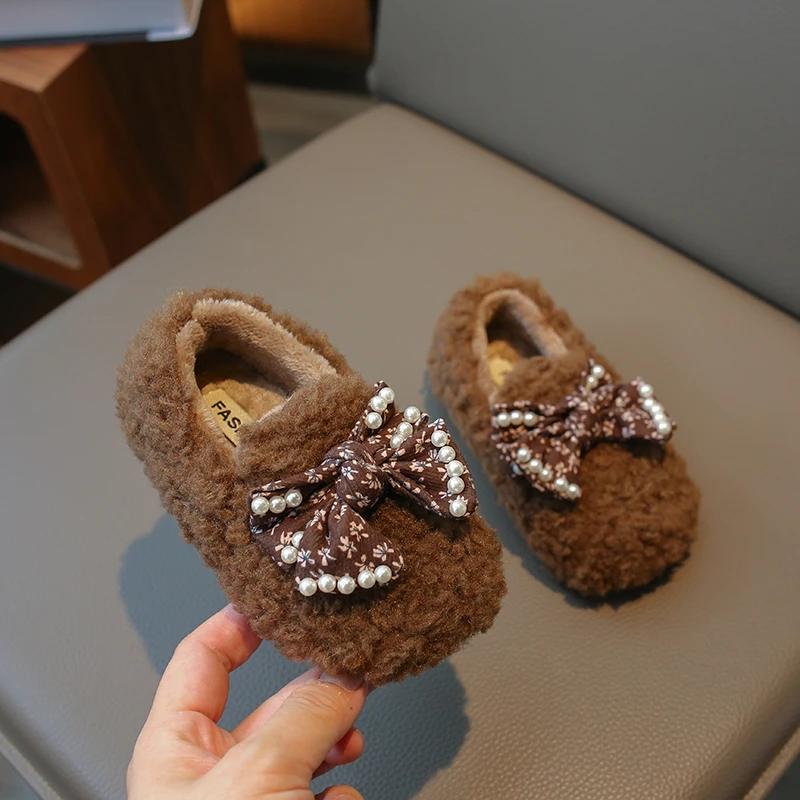 2024 Новые мокасины для девочек с бантом и жемчугом, однотонные, с круглым носком, детская модная обувь из плюша и хлопка на плоской подошве, весна-осень