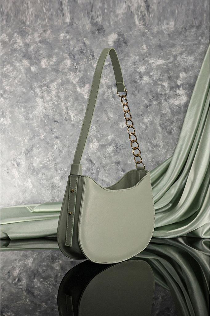 Women's Stylish and Useful Shoulder Bag Black Zippered Lined Adjustable Strap Bag