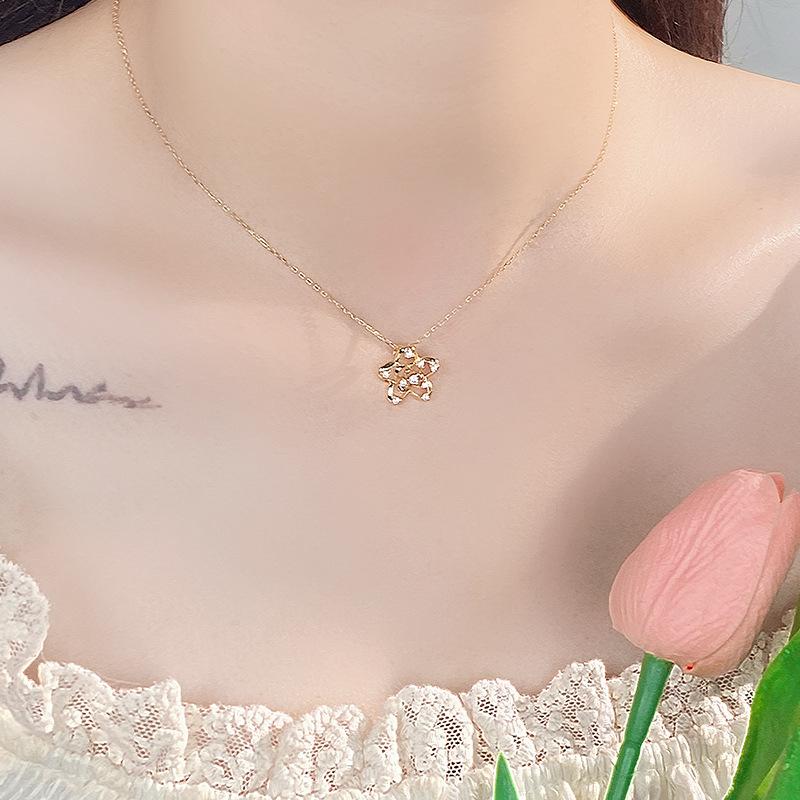 Ожерелье с ажурным цветком из циркона с легким и роскошным темпераментом, цепочка на ключицу с маленьким цветком, милый новый стиль в лесном стиле