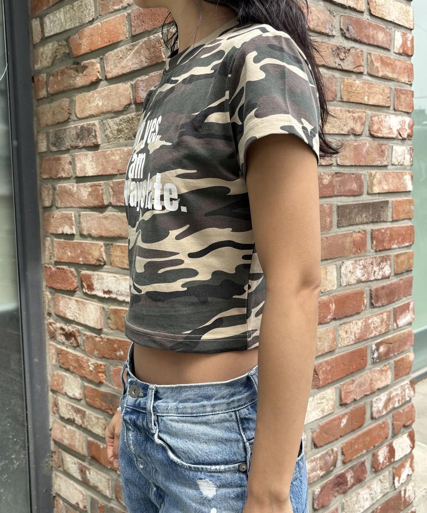 Укороченная футболка Keuluchi "Всегда опаздывает" (Camo)