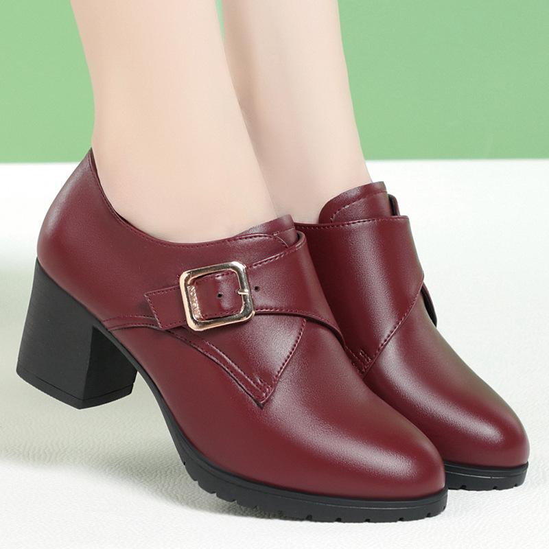 Туфли для мам среднего и пожилого возраста, удобные из мягкой кожи, женские туфли на высоком каблуке, размеры 35-42, женская обувь, весенне-осенние туфли на танкетке