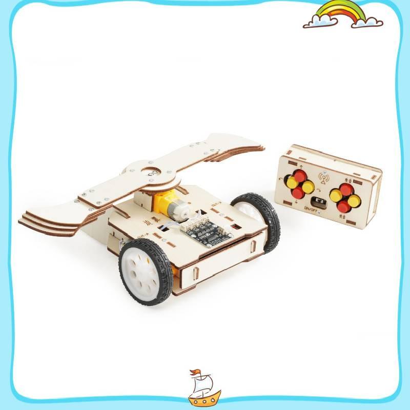 Wooden Assembled Remote Controlled Combat Vehicle With Rotating Wing Toy Set