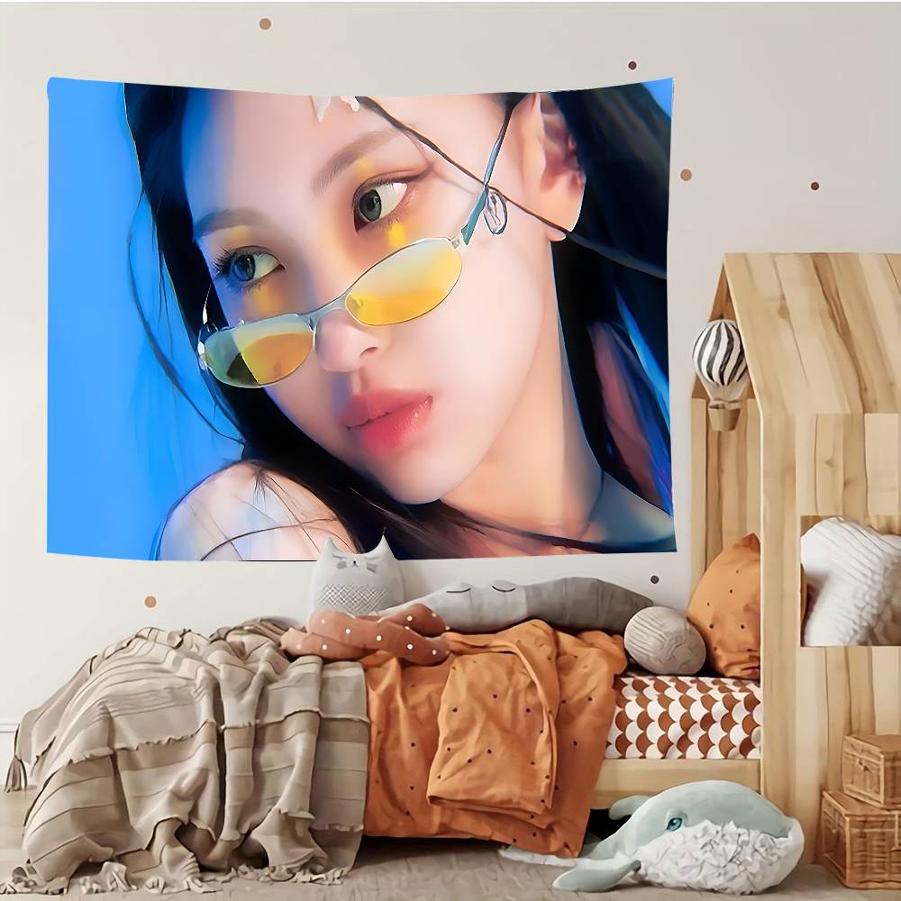 Hanni LE SSERAFIM Tapestry Customizable Tapestries Of Various Styleswall Hangings Celebrity Photo Printingwall Hangings