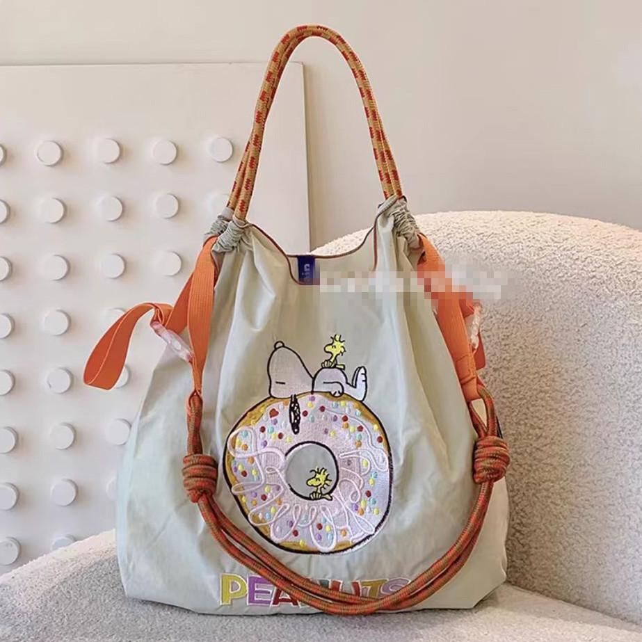 Женская вышитая нейлоновая водонепроницаемая сумка-тоут Snoopy Donut – сумка через плечо и на плечо
