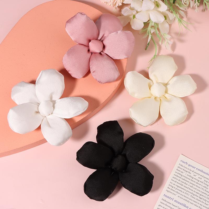 Corsage Brooch Cute Japanese Flower Design Sense Niche Pin Suit Shirt Female Sun Flower Neckline Decoration