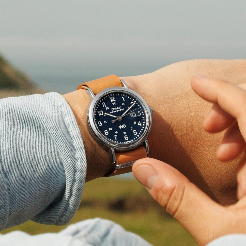 Часы унисекс TIMEX Weekender TW2W86800, кварцевый механизм, водонепроницаемость 5 АТМ, минеральное стекло, темно-синий циферблат, латунь [Параллельный импорт]