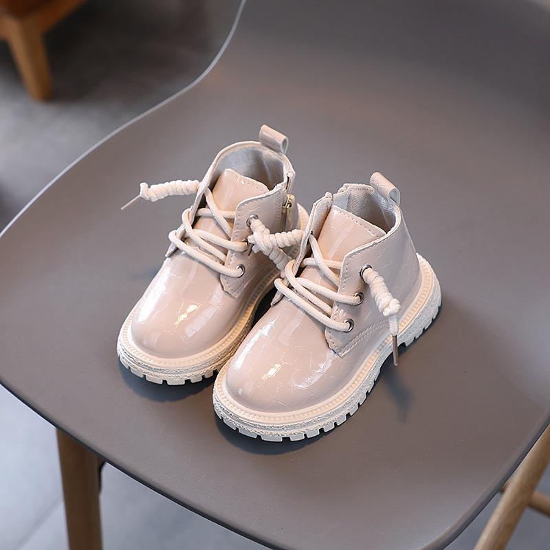 Детские ботильоны 2024 года, осенние лакированные туфли для мальчиков в британском стиле, ретро, модная обувь для девочек