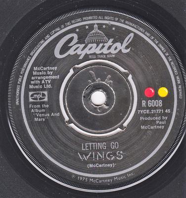 7-дюймовая пластинка WINGS Letting Go R6008 CAPITOL MPL 1975 UK Rock Б/у