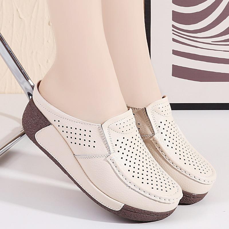 Кожаные шлепанцы женские новые летние повседневные дышащие полые тапочки