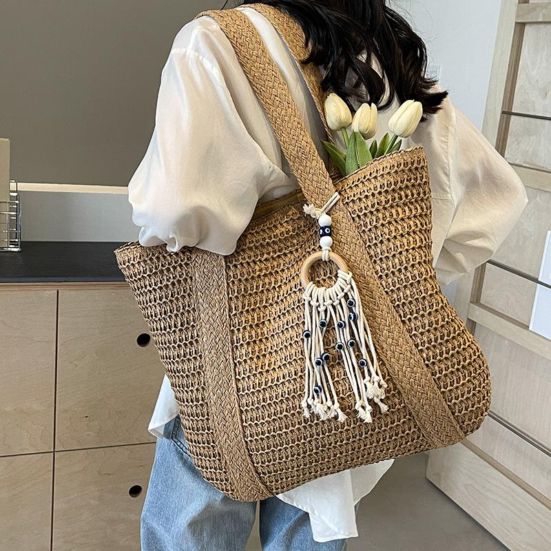 2025 New Straw Plaited Woven Women's Roomy Bag Casual Versatile Single Shoulder Bag High Capacity Seaside Beach Bag Vacation Commuter Large Tote Bag