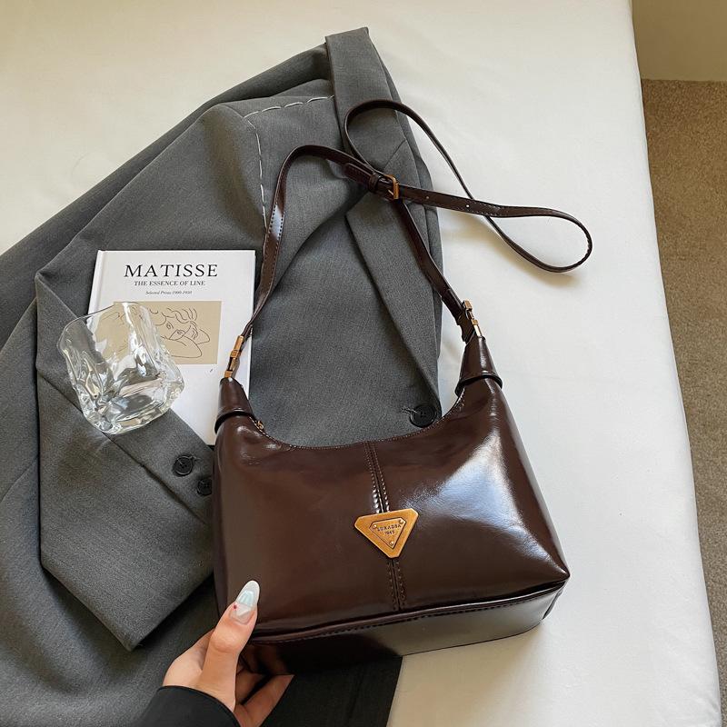 Premium Sense Niche Bag Women's Autumn and Winter Retro 2025 New Fashion Shoulder Messenger Bag Portable Dumpling Bag