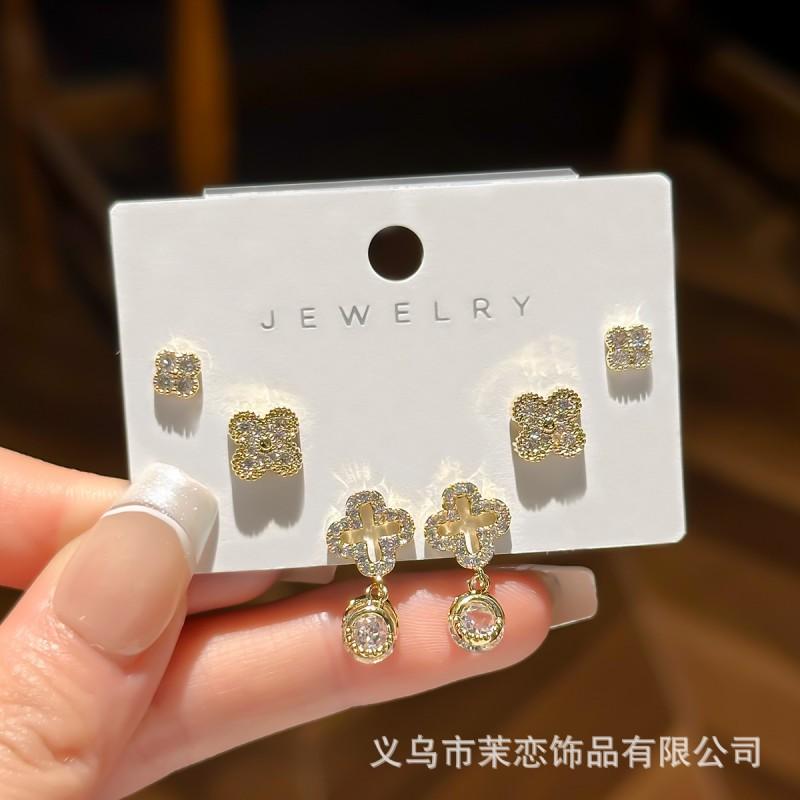 Elegant Hollow Four-Leaf Clover Ear Studs Set 3 Pairs Lightweight Gold Plated Post Womens Minimalist Fashion Jewelry