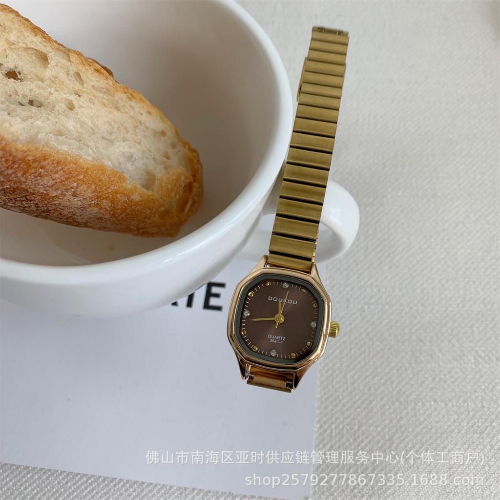 South East Asia Square Dial Simple Scale Watch Popular Fashion Watch Price
