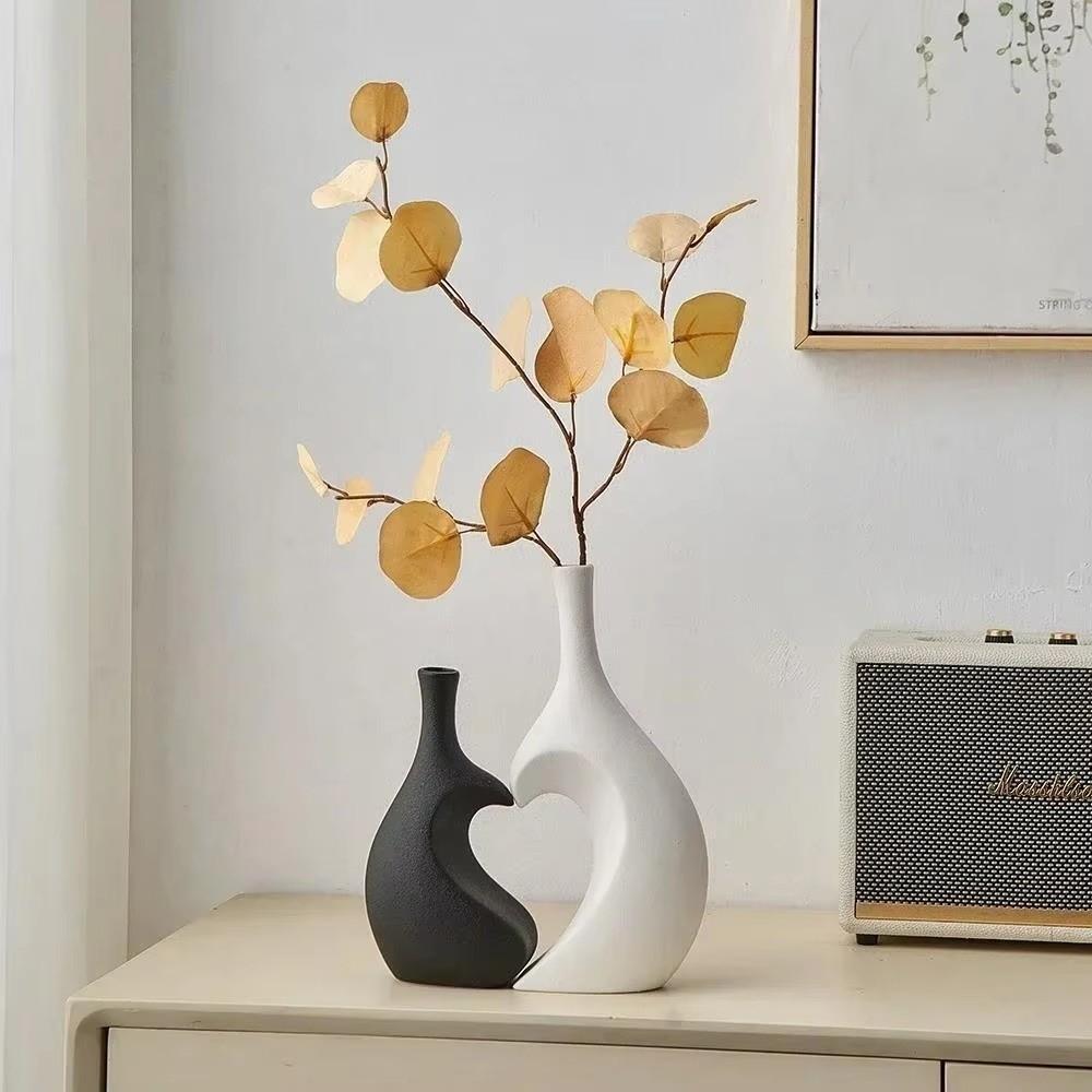 A Set Heart-Shaped Irregular Shape Vase Elegant Flower Arrangement Vase Modern Ceramic Vase