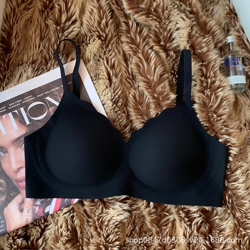 Traceless nude underwear, women's thin models without steel rings, small breasts, breathable, gathered up, anti-sagging, skin-friendly bras