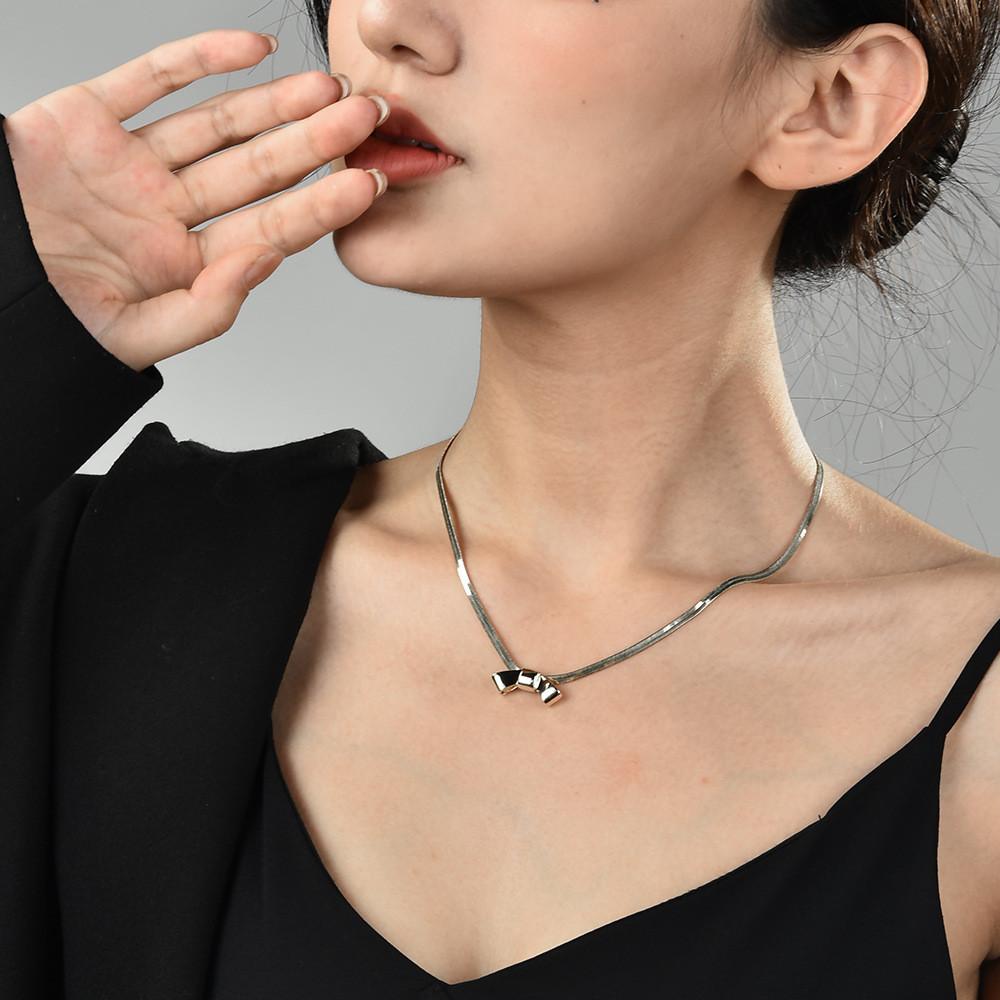Элегантное ожерелье из титановой стали с узлом-бабочкой и премиальной золотой отделкой для женщин