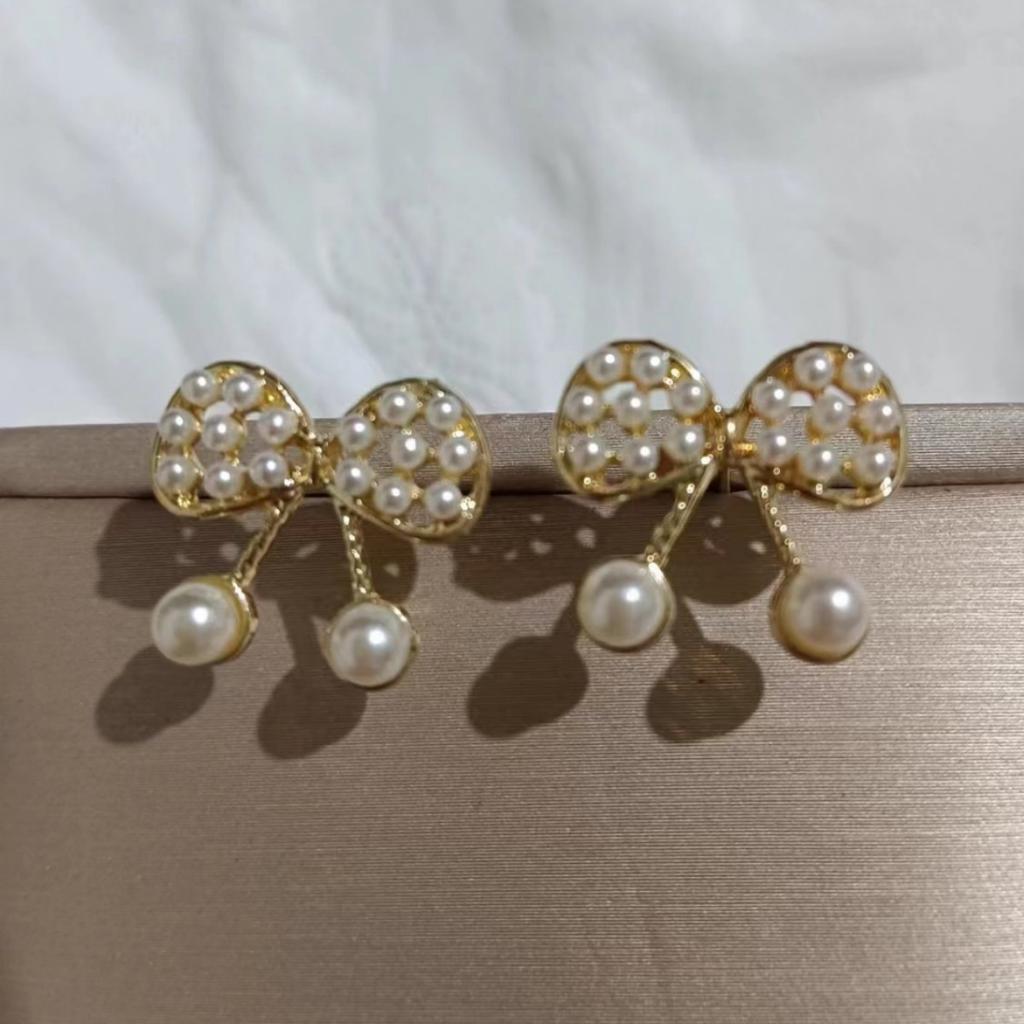 Серьги-гвоздики из серебра 925 пробы с жемчугом и бантом, корейская версия, летние простые маленькие серьги, женские серьги