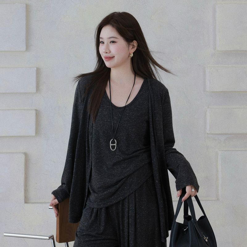 Plus-Size Women's Clothing for Slightly Chubby Girls, Casual Style Linen Vest, Cardigan, T-Shirt, and Pants Three-Piece Set