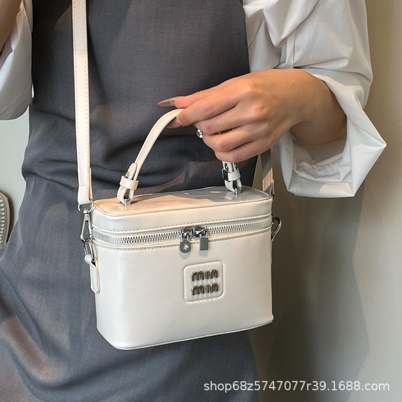 This Year's Popular Bag Bucket Bag Women's 2025 New Trendy High-end Handbag Niche Fashion One-shoulder Crossbody Bag