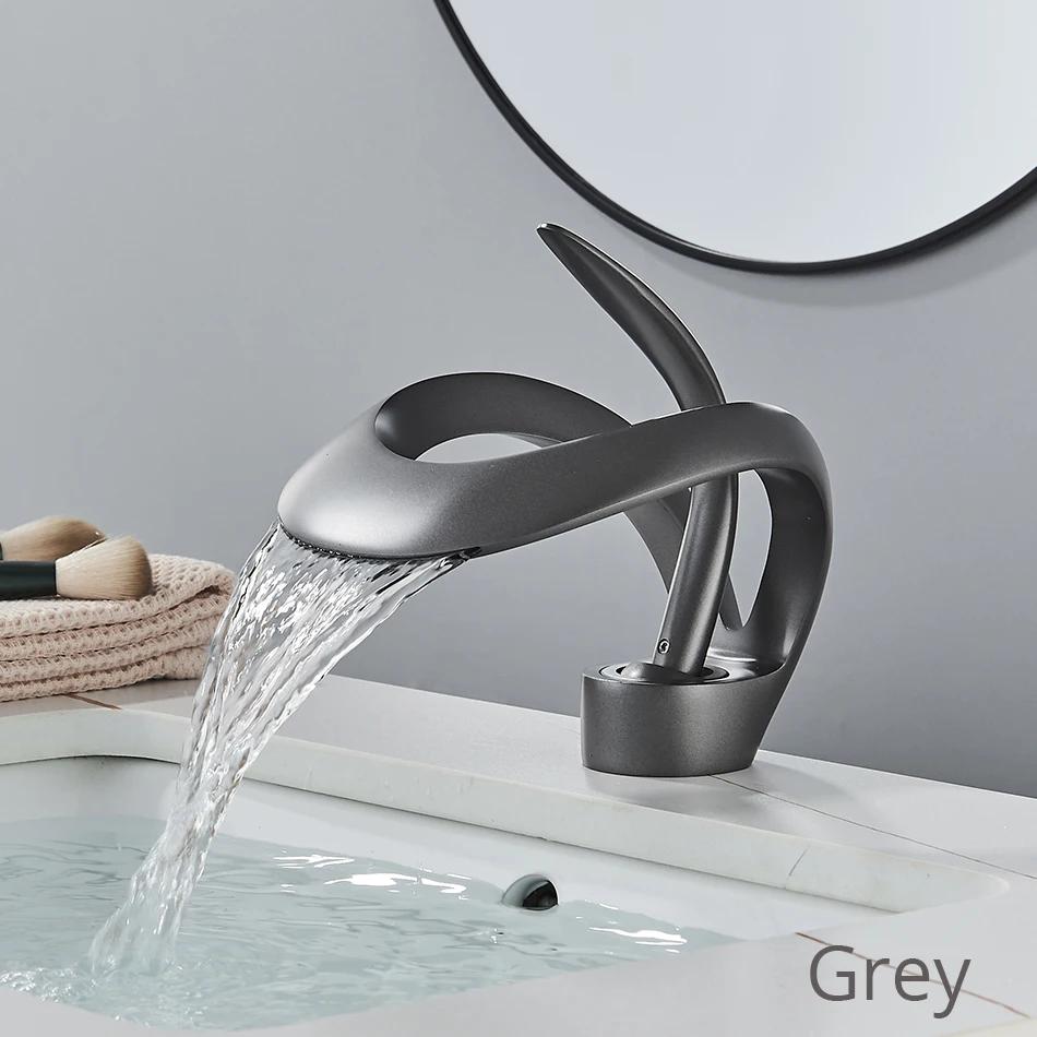 Uythner Роскошный Креативный Водопадный Смеситель для Раковины Однорычажный Настенный Смеситель для Раковины Черная Латунь Горячая Холодная Вода для Ванной Комнаты Смеситель для Туалетного Столика