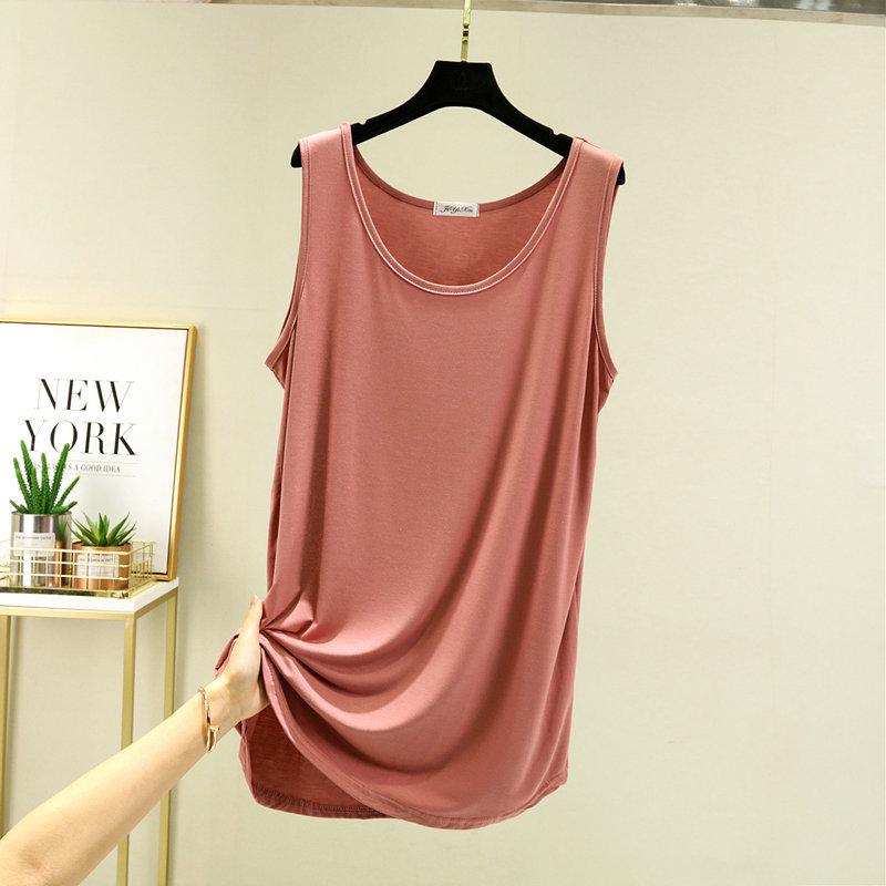Женская свободная модальная майка средней длины без рукавов на лето